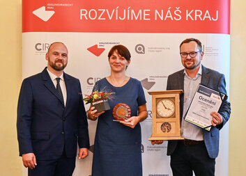 Oblastní charita Červený Kostelec oceněna jako společnost přátelská k zaměstnávání osob 55+